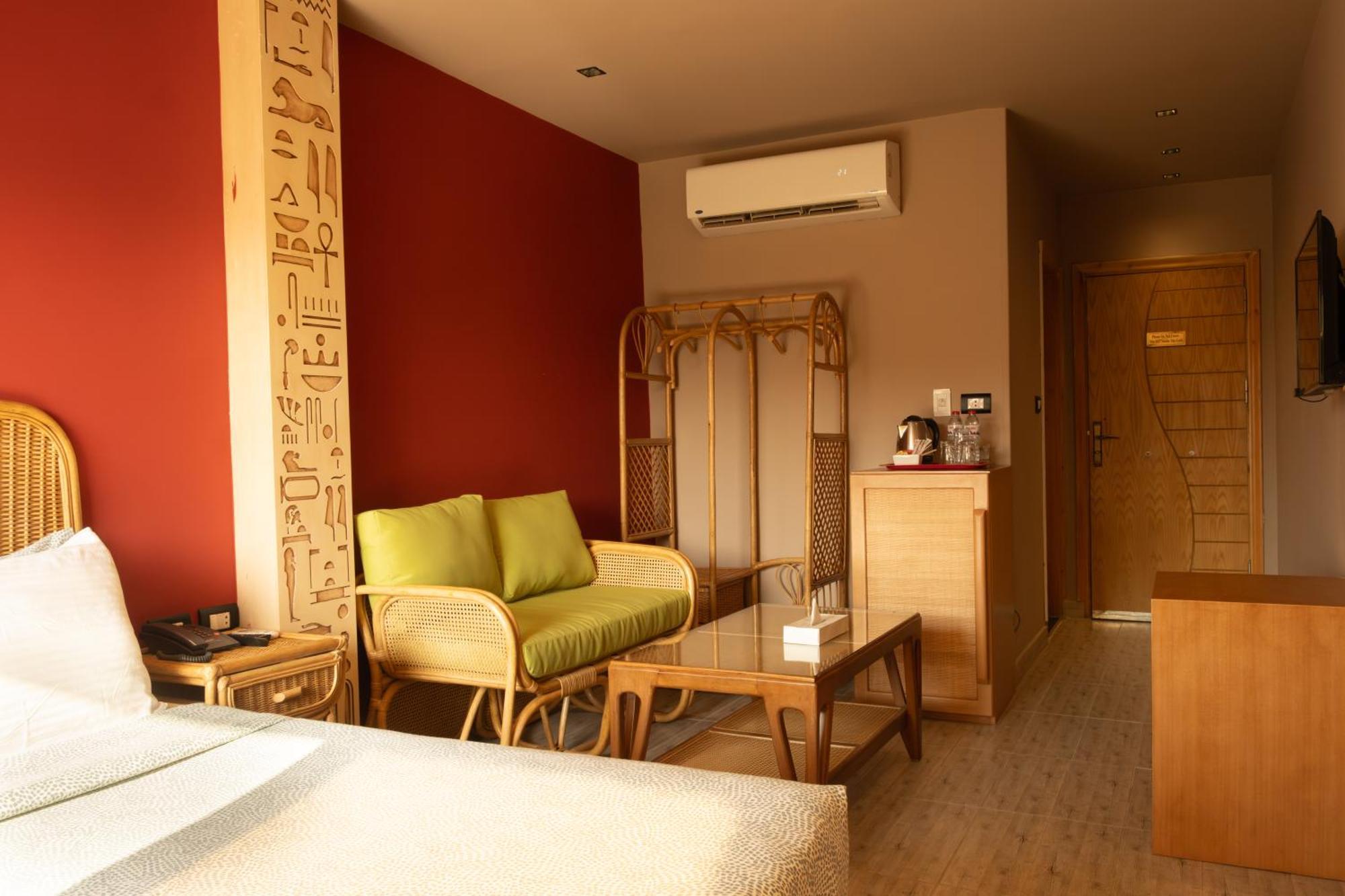 Jimmy Pyramids Hotel Kafrat al Jabal Bagian luar foto